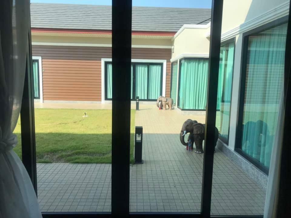 Tinna Resort Ban Nong Mai Ngam Exterior foto